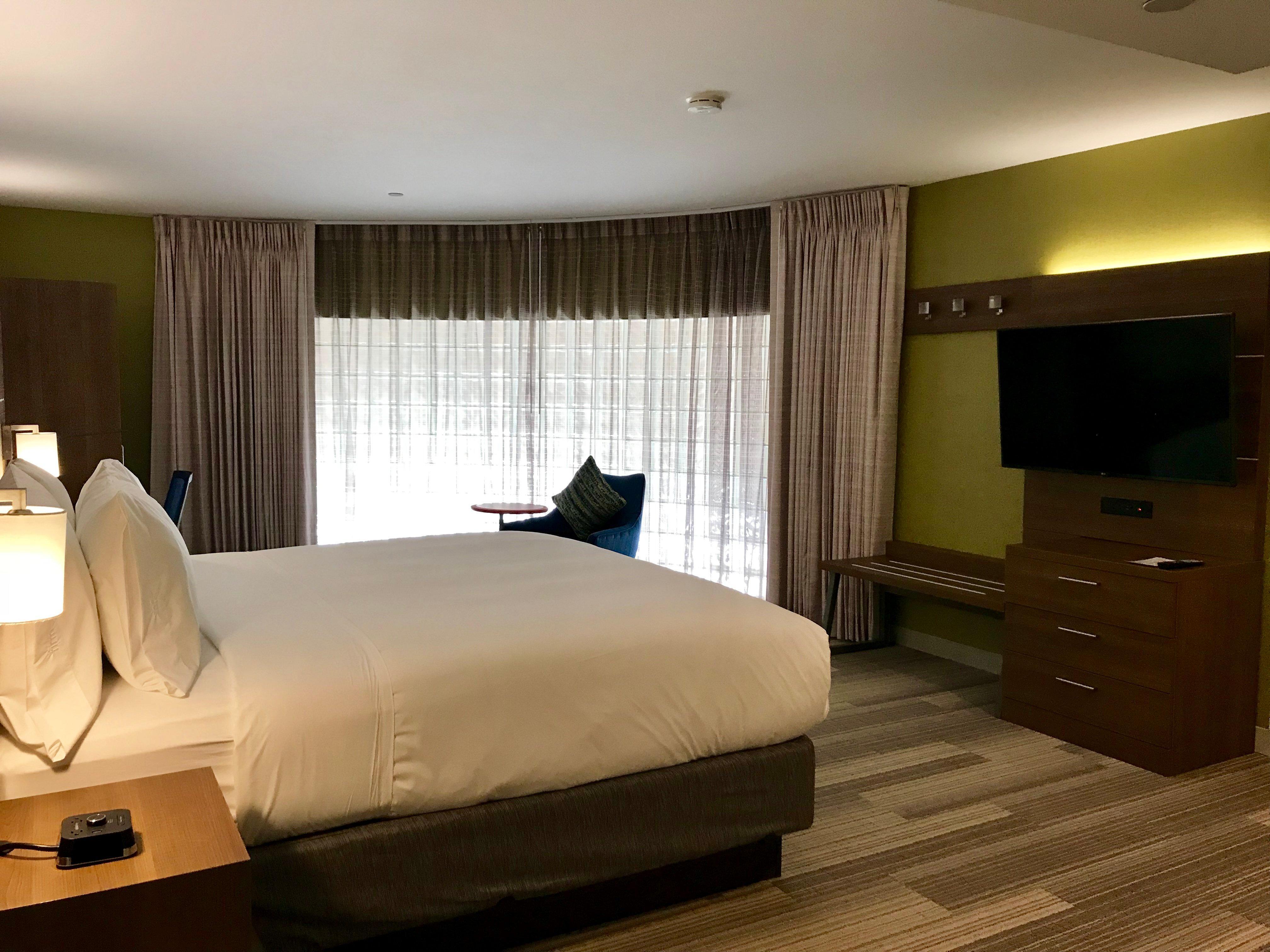 Holiday Inn Express & Suites Pasadena - Los Angeles By Ihg Ngoại thất bức ảnh