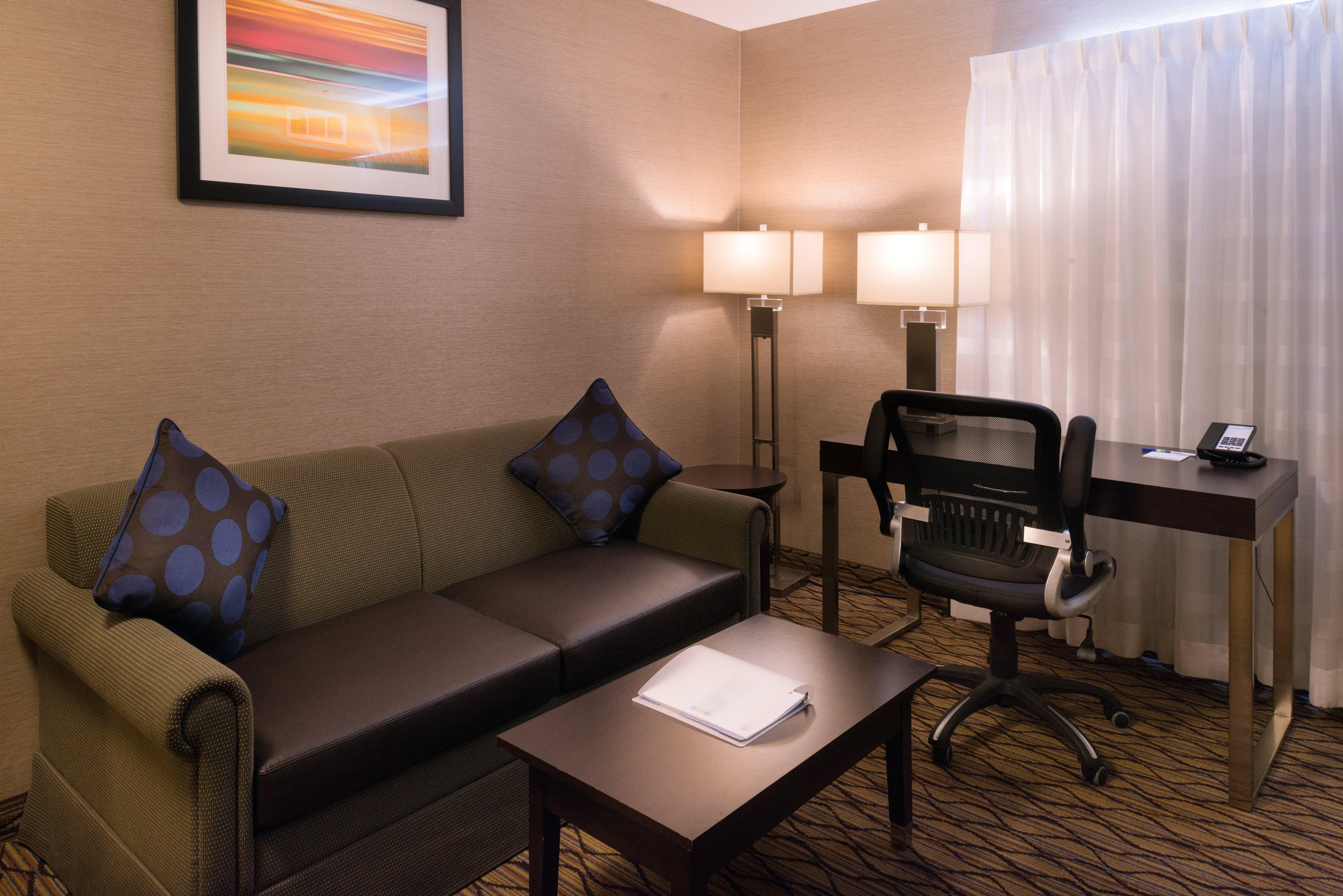 Holiday Inn Express & Suites Pasadena - Los Angeles By Ihg Ngoại thất bức ảnh