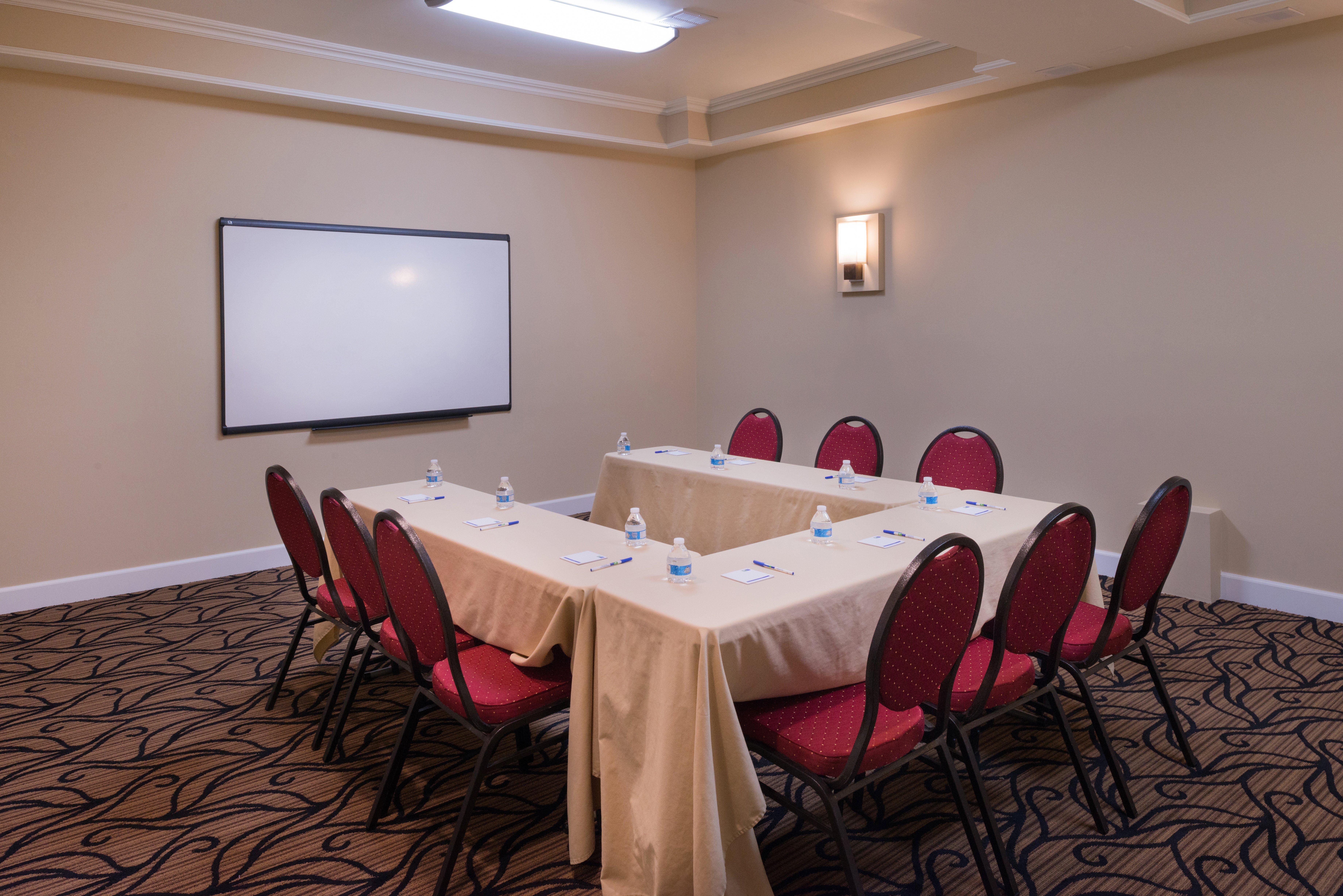 Holiday Inn Express & Suites Pasadena - Los Angeles By Ihg Ngoại thất bức ảnh