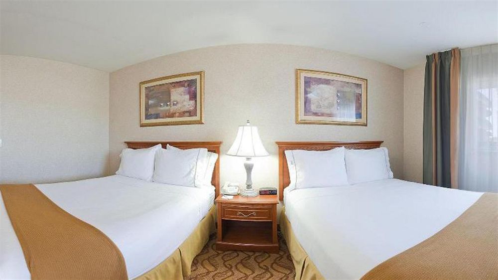 Holiday Inn Express & Suites Pasadena - Los Angeles By Ihg Ngoại thất bức ảnh