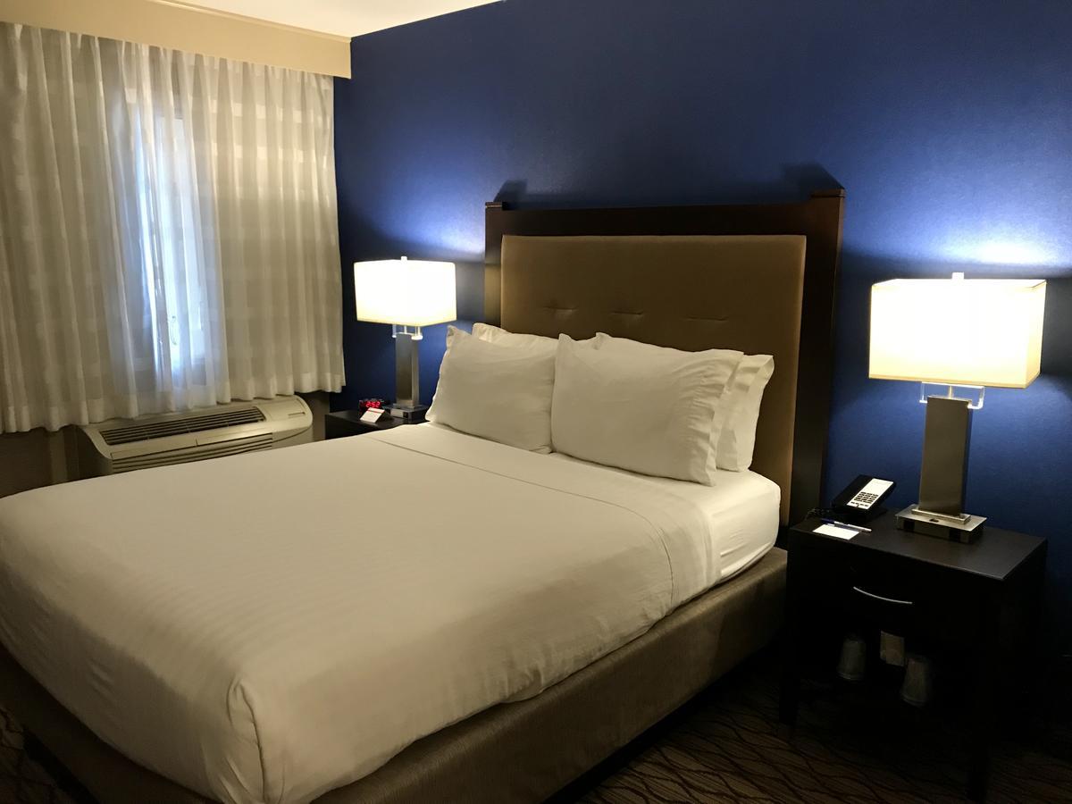 Holiday Inn Express & Suites Pasadena - Los Angeles By Ihg Ngoại thất bức ảnh
